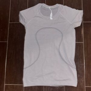 Luluemon Swiftly Tech 2.0 blk/white short sleeve